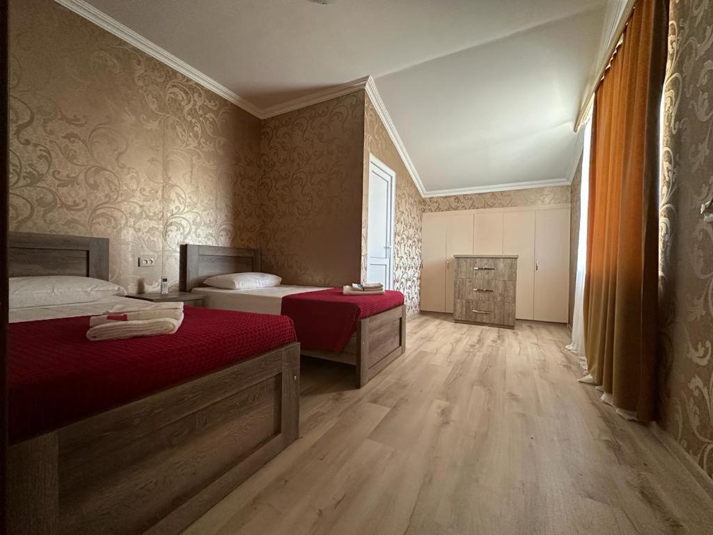 Happy House Apartment Kutaisi Bagian luar foto
