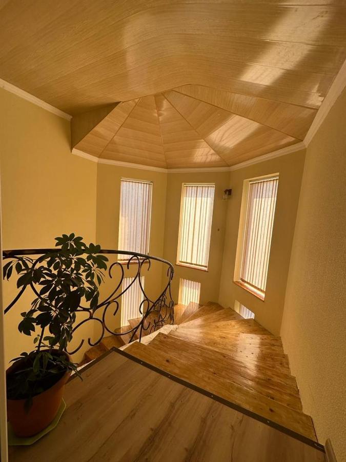 Happy House Apartment Kutaisi Bagian luar foto