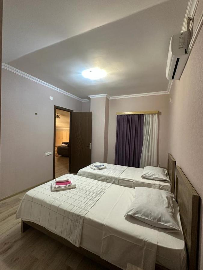 Happy House Apartment Kutaisi Bagian luar foto